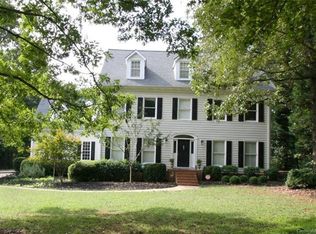 801 Amanda Dr, Matthews, NC 28104
