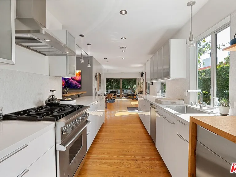 1666 S Curson Ave — Photo 6