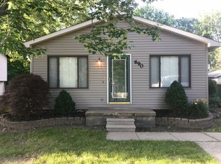 690 Miller Rd, Lake Orion, MI 48362