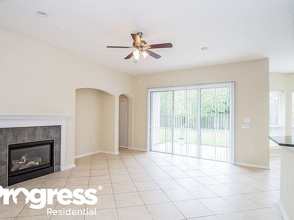 2nd image of 725 Flowers St