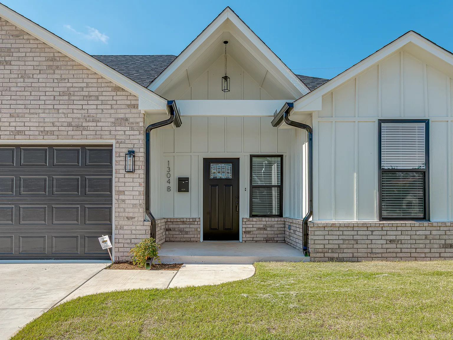 2 bed, 1170 sqft, $1,795 — Photo 3