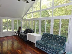 3rd image of 188 Winsome Dr