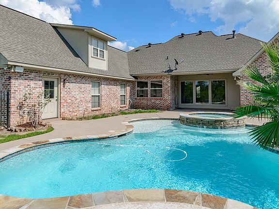 4th image of 2484 Churchill Dr