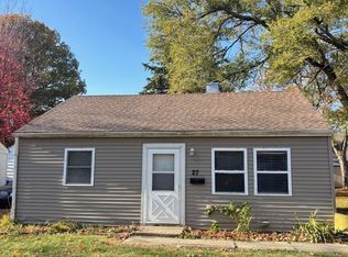 27 Winding Ln, Rantoul, IL 61866