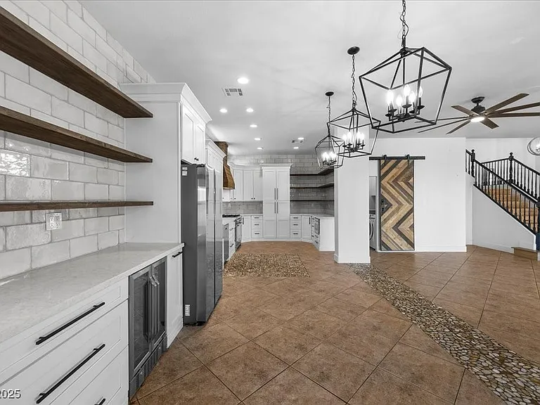 6332 Peggotty Ave — Photo 9
