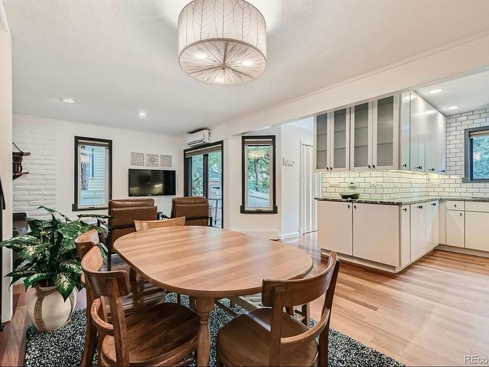 shared dining/kitchen