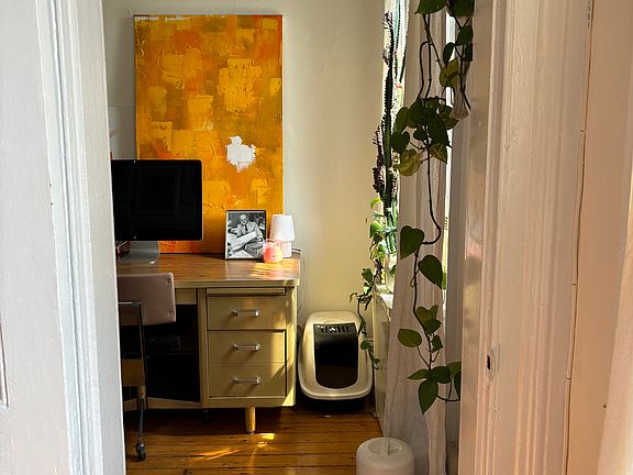 3rd image of 146 Stanton St APT 4