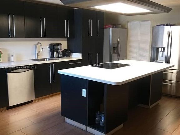 3rd image of 4648 SW 24th Ave #4648