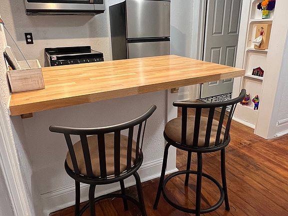 5th image of 302 Madison St APT 3