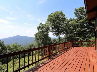383 Cedar Dr, Roseland, VA 22967