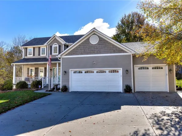 1541 Merit Ln, Liberty, MO 64068