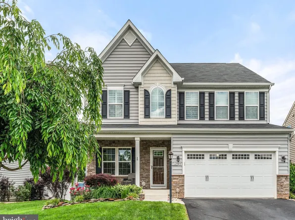 12849 Hoadly Manor Dr, Manassas, VA 20112