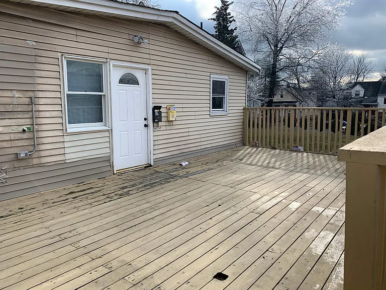 289 Home St #1 — Photo 3