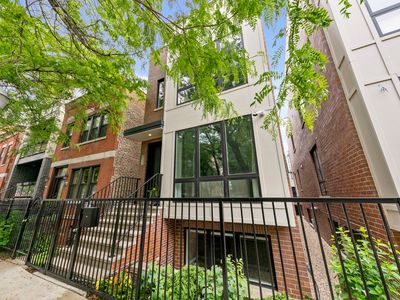 2223 W Lyndale St, Chicago, IL, 60647