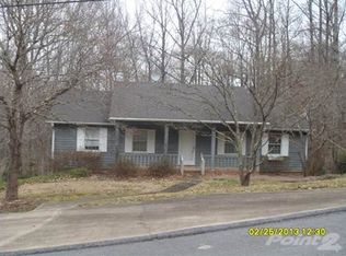 608 Brookwood Dr, Elkin, NC 28621