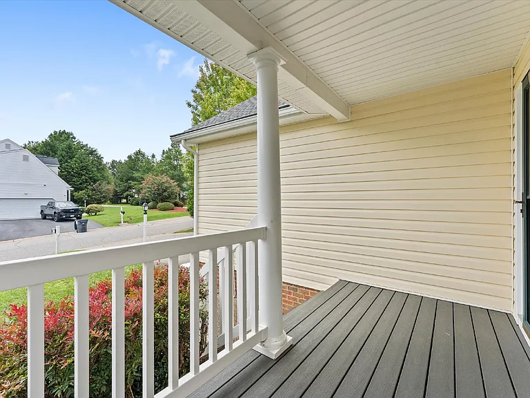 5701 Hereld Green Dr — Photo 4
