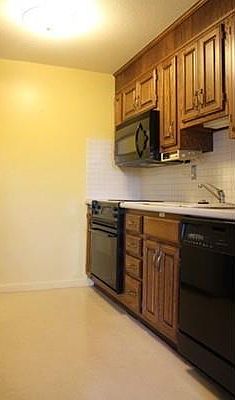 3rd image of 68 Main St APT 49C