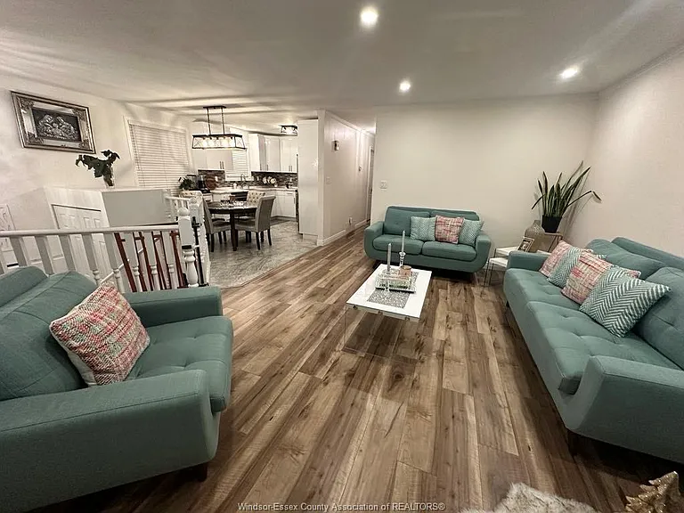 7929 Hawthorne Dr — Photo 8