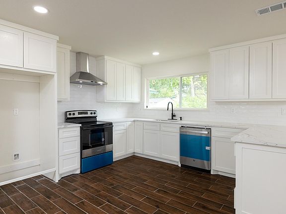 5th image of 3743 Canada Dr