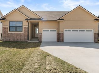 860 Hamilton Rd, Waukee, IA 50263