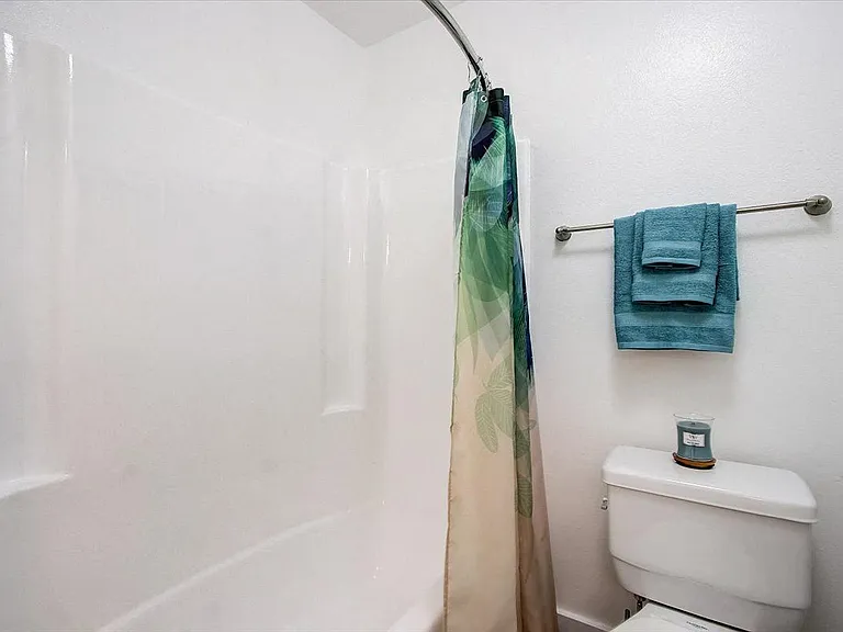 El Cordova Apartments — Photo 24