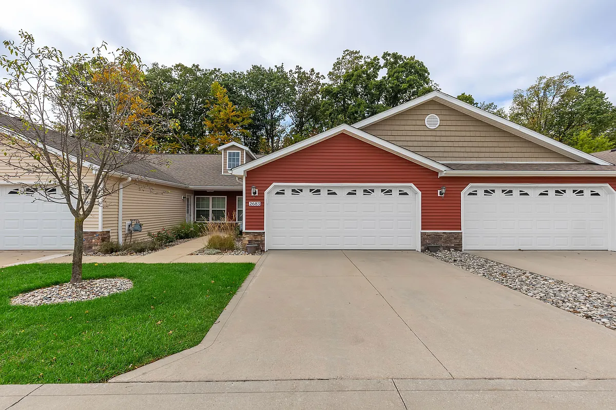 Building Photo - Redwood Cascade Township