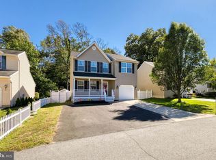 807 210th St, Pasadena, MD 21122