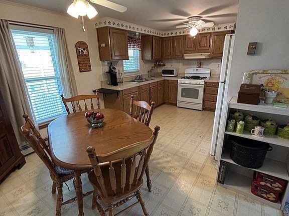 5th image of 68 Fellows Ave