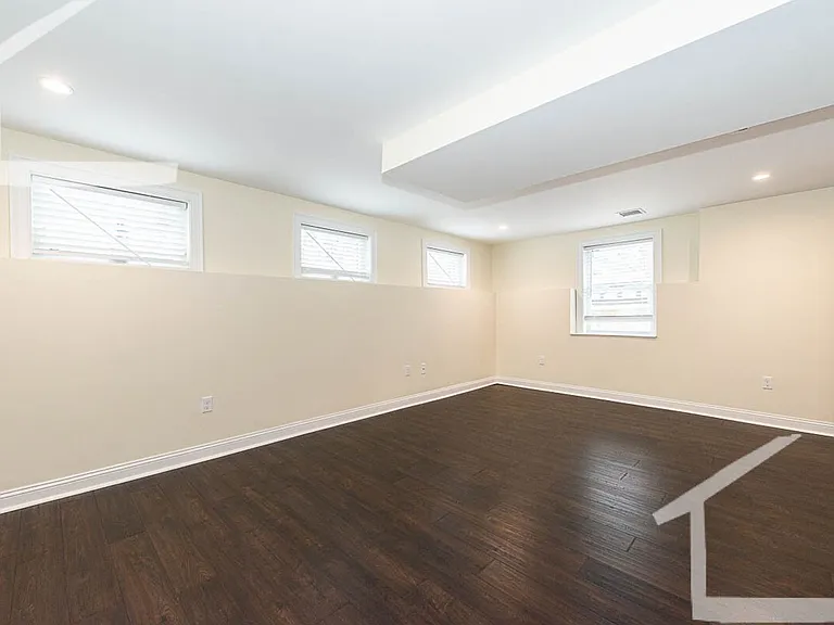 116 Jerome St #120 — Photo 17