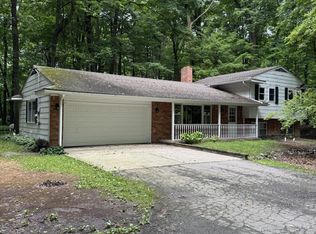 13752 Forest Hill Rd, Grand Ledge, MI 48837