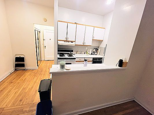 2nd image of 146 E 35th St #X