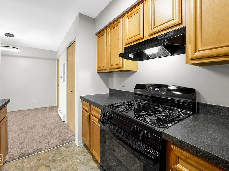Woodland Court Apartments — Photo 13