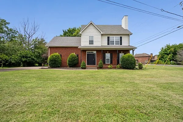 3 bed, 2.5 bath, 2328 sqft, $2,600 — Photo 3
