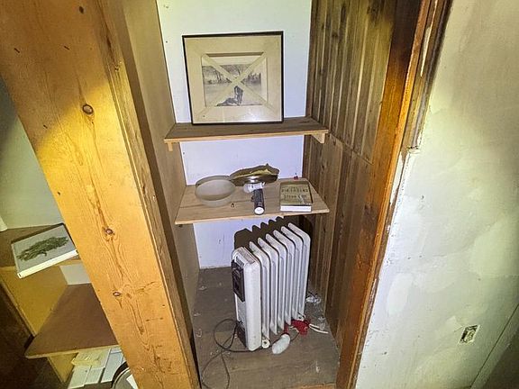 3rd image of 301 Corrine Rd