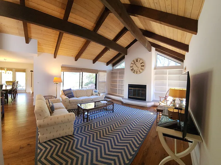 270 E Foothill Blvd — Photo 18