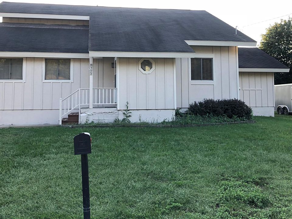 1st image of 8509 Gray St