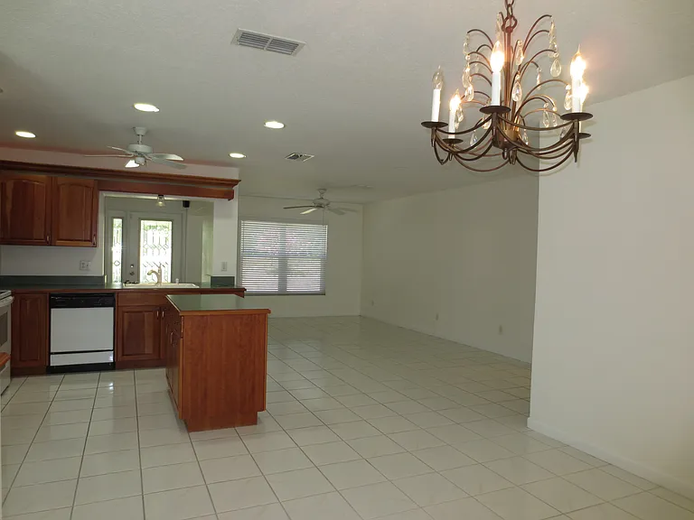 3132 Brunswick Cir — Photo 34
