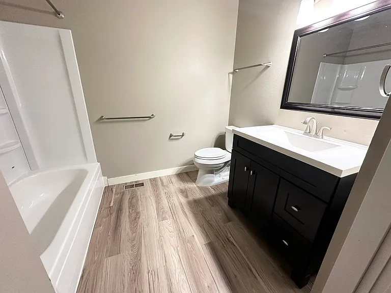 1907 Leicester Way — Photo 15