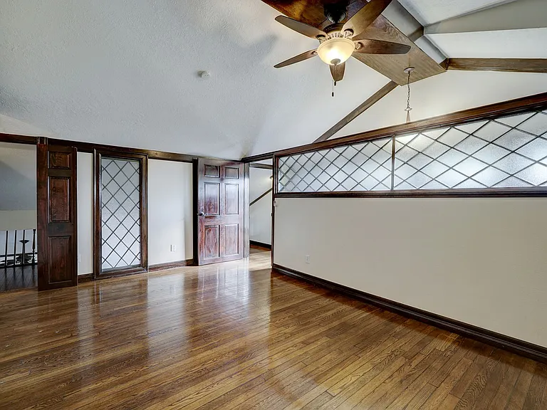 3716 Yupon — Photo 14