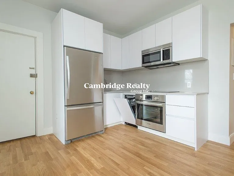 35 South St #4T — Photo 1