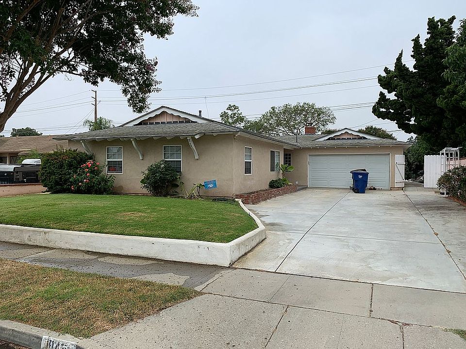 1st image of 845 Calle La Palmera