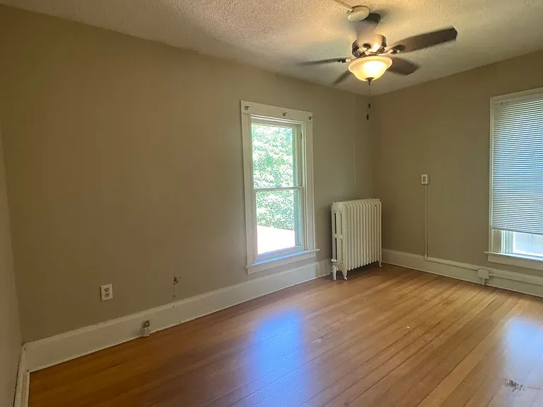 520 Church St — Photo 10