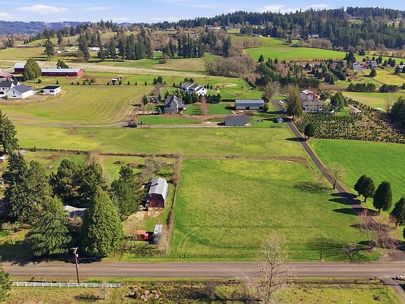 3rd image of 22860 SW Newland Rd