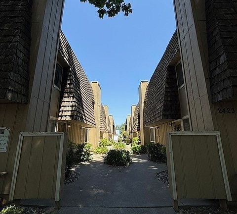 2nd image of 2423 C St APT 12