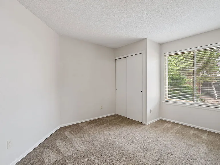952 Acapulco Ct — Photo 15