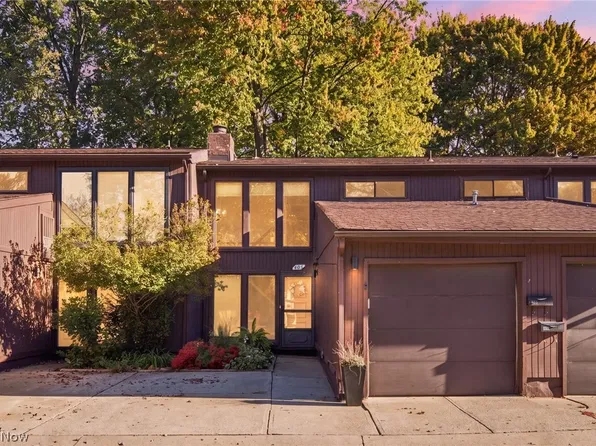 5570 Barton Rd Unit 405, North Olmsted, OH 44070