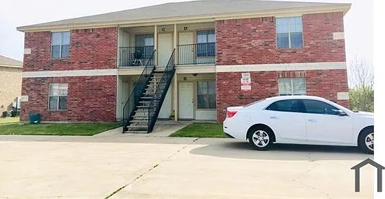 3 bed, $1,095 — Photo 2