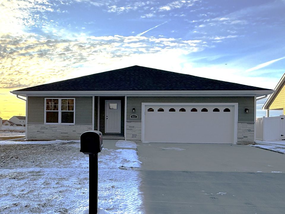 1st image of 1923 Summerfield Ln