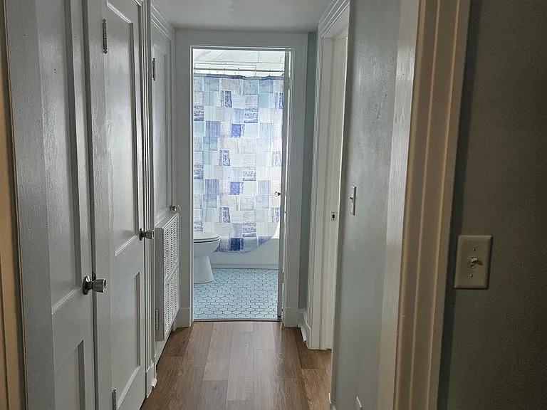 46 W 11th St — Photo 33