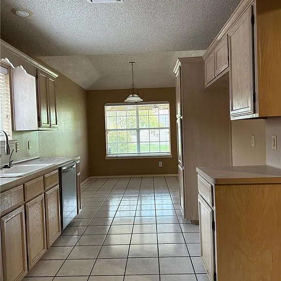 3601 Warbler Ave — Photo 4